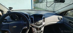 Chevrolet Cruze LS 1.6, 83 kW, rv. 2009, benzín - 3