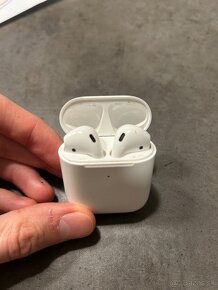 Apple Airpods 2 (model A2031) - 3