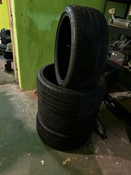 Pneu 235/35 r19 - 3