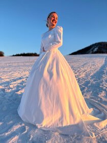 Nové saténové svadobné šaty s dlhým rukávom - 3