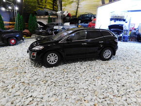 model auta 1:18  Mazda CX7 čierna farba paudi - 3