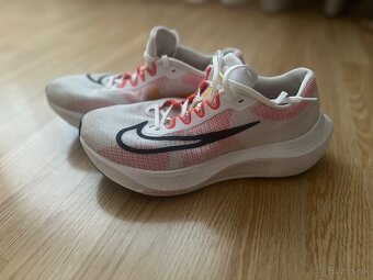 Tenisky Nike Zoom Fly 5, veľkosť 44,5 - 3