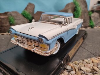 prodám model 1:18 ford ranchero 1957 - 3