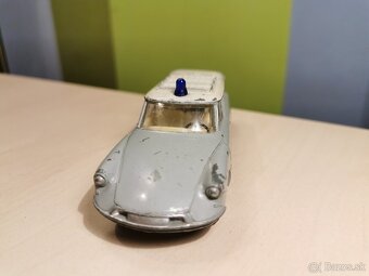 Dinky toys Citroen DS Ambulancia - 3