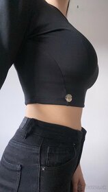 Cierny crop top - 3