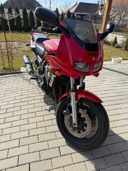 Yamaha FZS 600 Fazer - 3