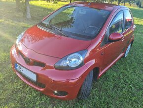 Toyota Aygo 1.0 50kw automat - 3