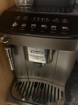 Predam kávovar delonghi magnifica evo - 3