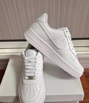 Nike Air Force tenisky - 3