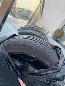 Letné pneu Continental Premium Contact 6 225/45 R17  (5mm) - 3