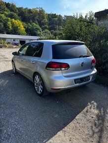 Rozpredam Volkswagen Golf VI 2.0 TDi 103kw . - 3