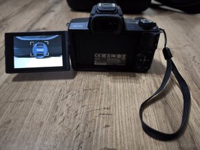 Canon EOS M50 + M15-45 IS STM + SB130 + 16 GB karta - 3