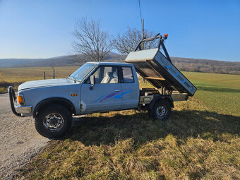 Nissan Datsun pick-up 1984  4x4 sklapač - 3