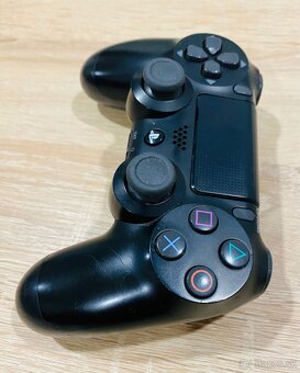 PS4 ovladac - 3