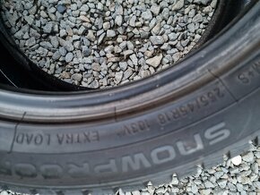 Zim.pneu NOKIAN 255/45R18 - 3