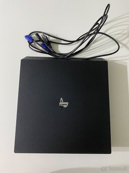 Predám ps4 pro + vr head set - 3