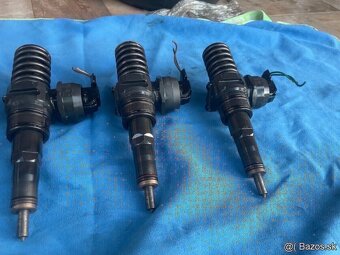 Vstrekovacie trysky VW Touareg 2.5 TDI 07Z 130 073F - 3