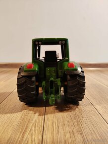 Bruder Traktor John Deere - 3