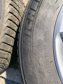 Volkswagen 235/65 r17 - 3