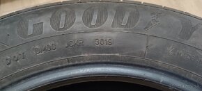 Pneu 225/55R17 - 3