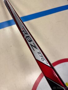 UPLNE NOVA PRAVACKA INTERMEDIET HOKEJKA CCM RBZ 270 - 3