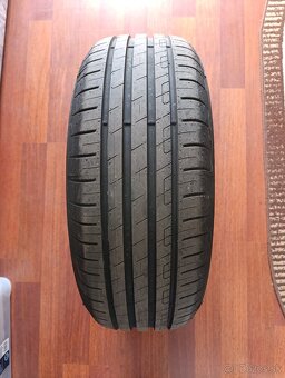 GOODYEAR 215/55 R17 94V - 3