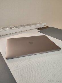 MackBook Pro 15" 2019 - 3