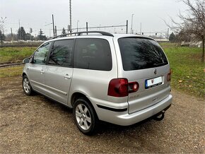 Volkswagen Sharan 2.0 TDi 2009 - 3