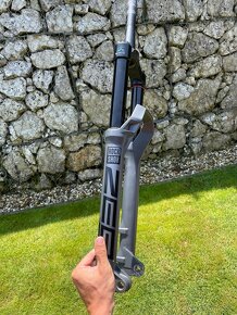 Odpruzena vidlica Rock Shox ZEB ultimate - 3