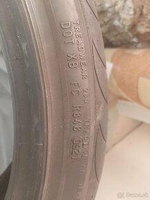 Pirelli P-zero 235/40 R19 96Y - 3