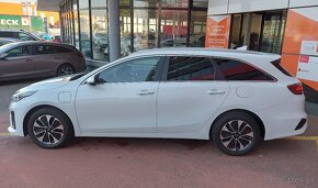 Kia Ceed SW 1.6 GDi 77kW Plug-in hybrid AT6 Gold - 3