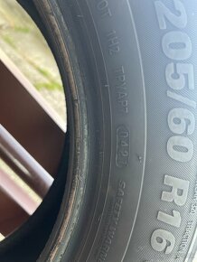 kumho EcstaPS71 205/60/16 - 3