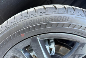 Bridgestone Alenza 235/50 R20 100V - 3