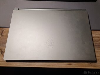 Predám nefunkčný notebook MSI P65 8RE - 3