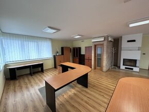 Obchodný priestor 95 m2 na 1.poschodí v meste Galanta 650 € - 3