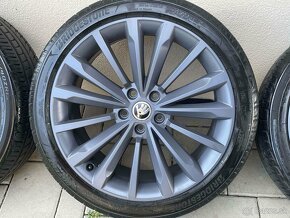 Phoenix TRINITY GRAU orig.skoda Superb3V  5x112  8j x19   ET - 3