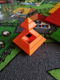 Puzzle pyramídy a vkladacky - 3