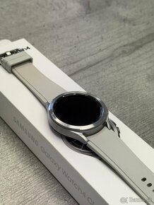 Samsung Galaxy Watch 4 Classic Silver - 3