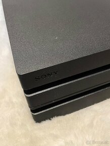 Predam SONY Playstation 4 PRO - 3