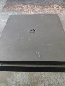 PS4 slim - 3