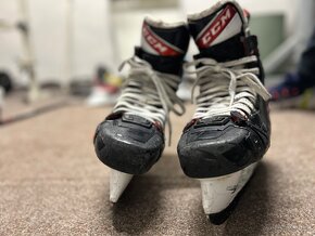 Hokejové korčule CCM Jetspeed Ft4 pro 7,5 - 3