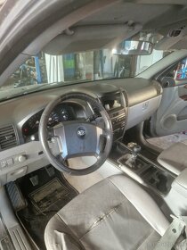 Rozpredám kia sorento 2.5 crdi - 3