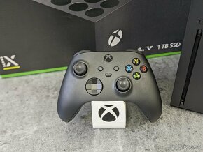 Xbox Series X 1TB + 1 ovládač + darček - 3