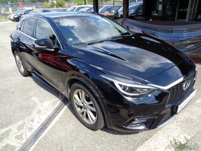 Infiniti   Q30 1.5 - 3