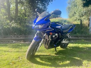 Yamaha FZS 600 Fazer - 3