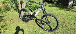 Bicykel YT Tues CF 2019 L 27,5" - 3