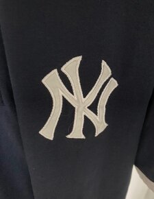 PINK x New York Yankees Victorias Secret športové tričko - 3