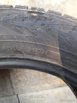 Predám zimné gumi 215/60 R17 - 3