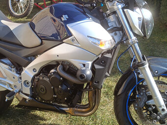 Suzuki gsr 600 - 3