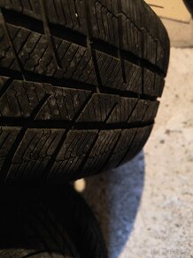 Predám pneumatiky Barum 215/55R16 zimné TPMS snímače. Ford. - 3